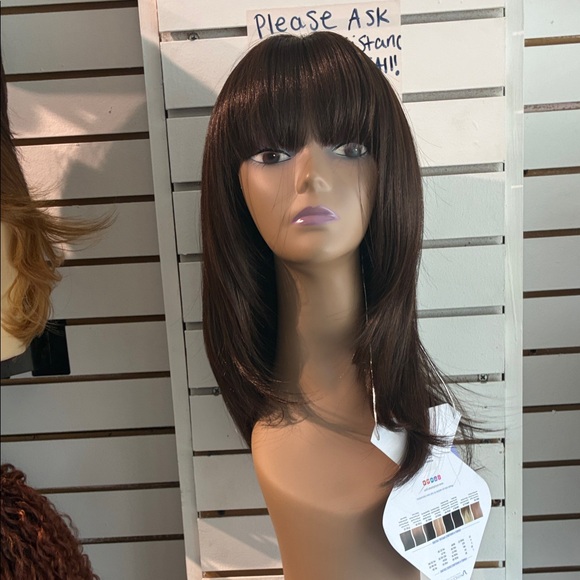 Elegant Brown Wig for Women - Picture 1 of 4